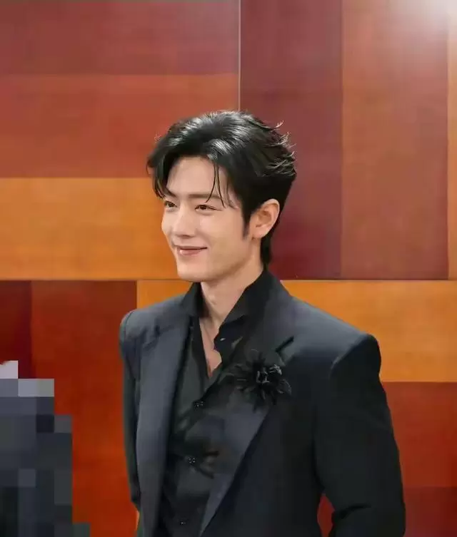 肖战凭《得闲谨制》获第33届北京大学生电影节“最受大学生欢迎年度男演员” 相关图片