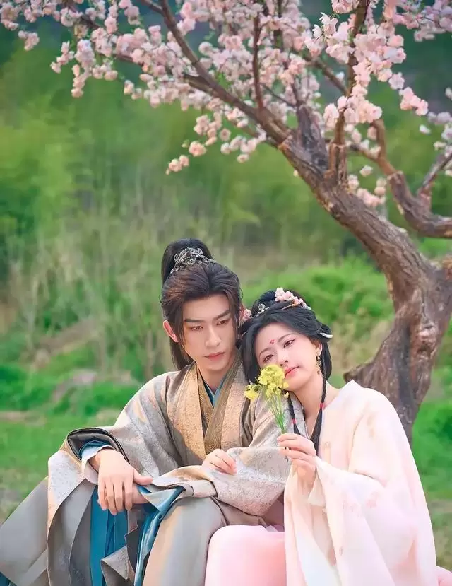 《皇后与朕》《皇后千秋》双版本对比：制作周期、角色塑造与观剧节奏差异显著 细节速览