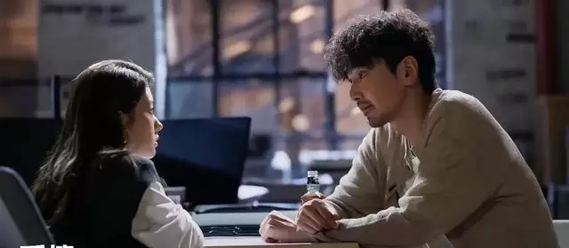 《爱情没有神话》唐嫣转型演编辑官，王菊饰赵兰心成观众讨论焦点 细节速览