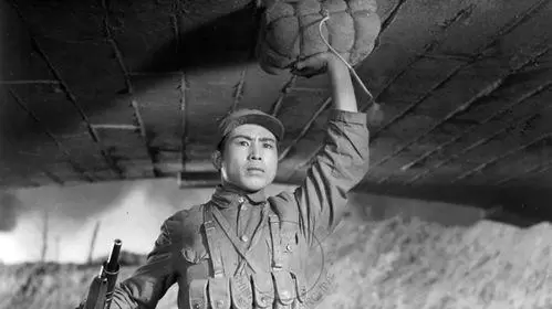 1955年电影《董存瑞》重映修复版启动胶片数字化工程 现场图 1955年电影《董存瑞》重映修复版启动胶片数字化工程 现场图