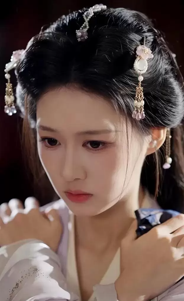 《母凭子贵后，被皇家宠上天》上线24小时播放破亿 相关图片